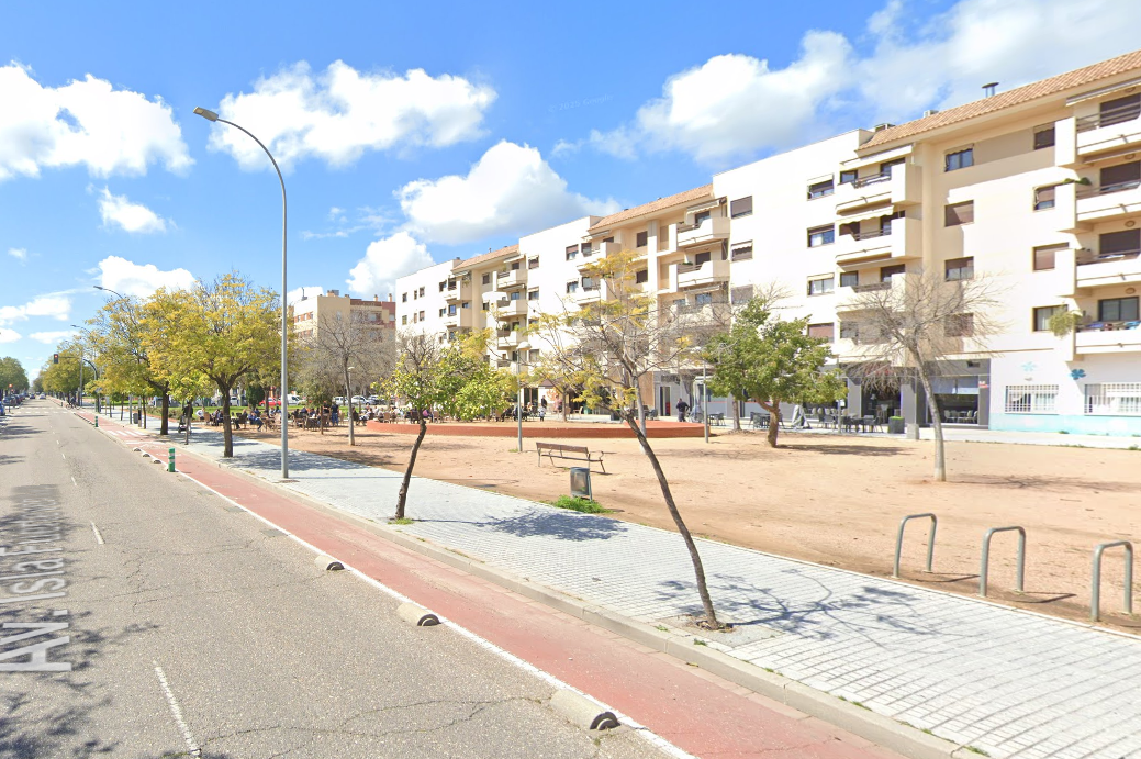 Tratamientos profesionales contra la humedad en viviendas del barrio de Noreña, Córdoba, incluyendo Avenida Isla Fuerteventura